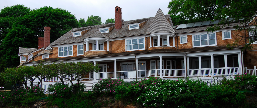 Oak Ledge, Manchester by the Sea / Design and General Contracting by Carpenter & MacNeille / Photo: Doug Millen